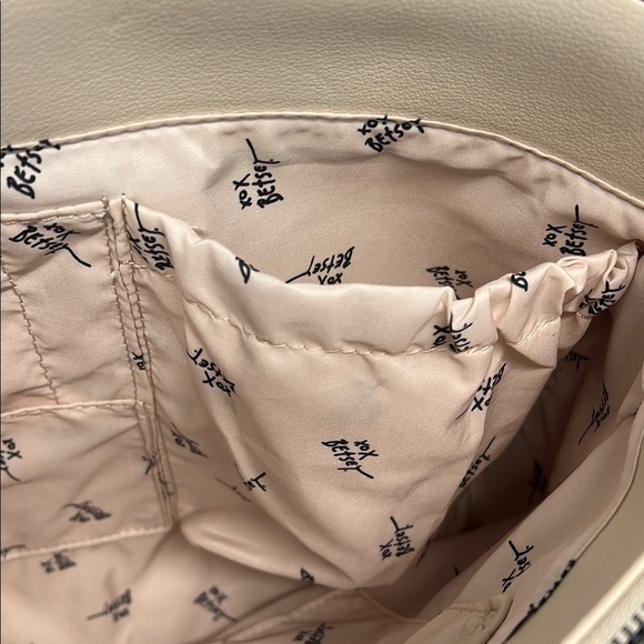 Betsey Johnson Cream Laptop Tote w/ Bag Charms ✨ - Picture 13 of 13